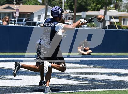 Thumbnail 3 in St. John Bosco vs. Servite (Brave 8 Invitational) photogallery.