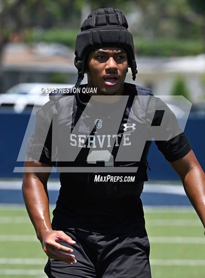 Thumbnail 1 in St. John Bosco vs. Servite (Brave 8 Invitational) photogallery.