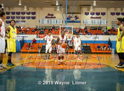Thumbnail 2 in JO Johson vs Hopkinsville (Marshall County Hoopfest) photogallery.