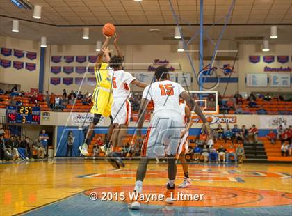 Thumbnail 2 in JO Johson vs Hopkinsville (Marshall County Hoopfest) photogallery.