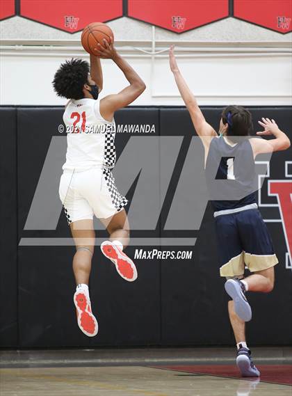 Thumbnail 3 in Notre Dame (SO) @ Harvard-Westlake photogallery.