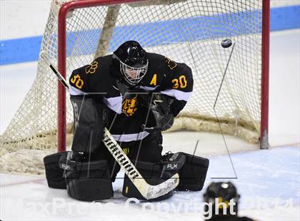 Thumbnail 3 in Daniel Hand vs. Amity Regional (CIAC DII Final) photogallery.