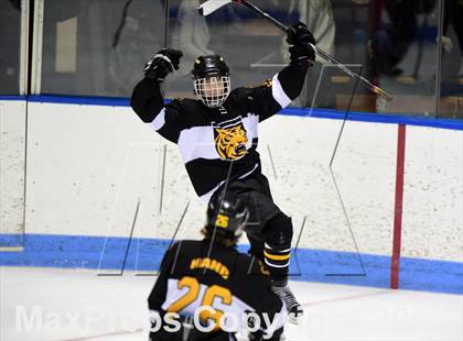 Thumbnail 3 in Daniel Hand vs. Amity Regional (CIAC DII Final) photogallery.