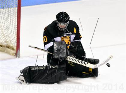 Thumbnail 2 in Daniel Hand vs. Amity Regional (CIAC DII Final) photogallery.