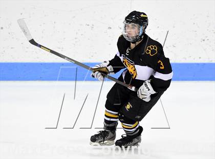 Thumbnail 2 in Daniel Hand vs. Amity Regional (CIAC DII Final) photogallery.
