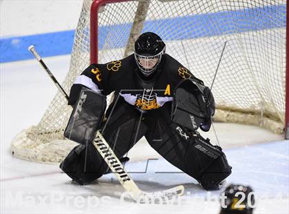 Thumbnail 2 in Daniel Hand vs. Amity Regional (CIAC DII Final) photogallery.