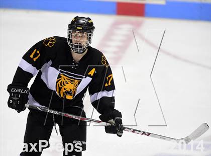 Thumbnail 2 in Daniel Hand vs. Amity Regional (CIAC DII Final) photogallery.