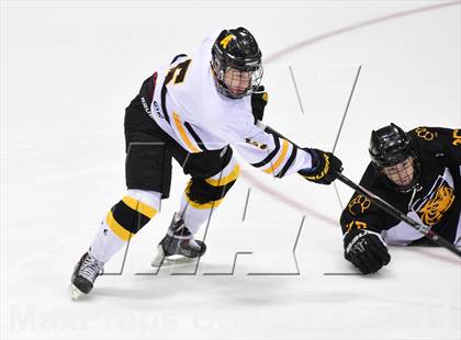 Thumbnail 2 in Daniel Hand vs. Amity Regional (CIAC DII Final) photogallery.