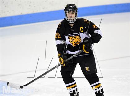 Thumbnail 2 in Daniel Hand vs. Amity Regional (CIAC DII Final) photogallery.