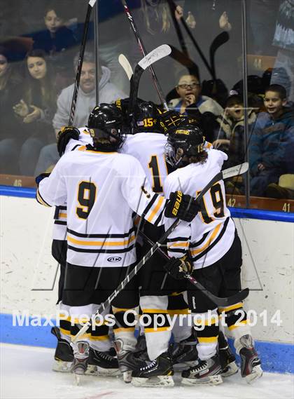 Thumbnail 1 in Daniel Hand vs. Amity Regional (CIAC DII Final) photogallery.