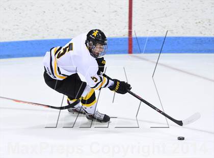 Thumbnail 1 in Daniel Hand vs. Amity Regional (CIAC DII Final) photogallery.