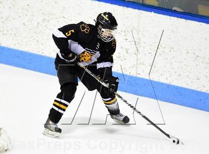 Thumbnail 1 in Daniel Hand vs. Amity Regional (CIAC DII Final) photogallery.