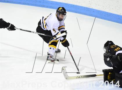Thumbnail 1 in Daniel Hand vs. Amity Regional (CIAC DII Final) photogallery.