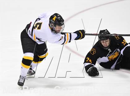 Thumbnail 3 in Daniel Hand vs. Amity Regional (CIAC DII Final) photogallery.