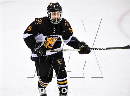 Thumbnail 1 in Daniel Hand vs. Amity Regional (CIAC DII Final) photogallery.