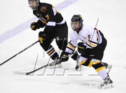 Thumbnail 1 in Daniel Hand vs. Amity Regional (CIAC DII Final) photogallery.