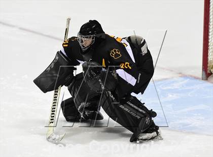 Thumbnail 2 in Daniel Hand vs. Amity Regional (CIAC DII Final) photogallery.
