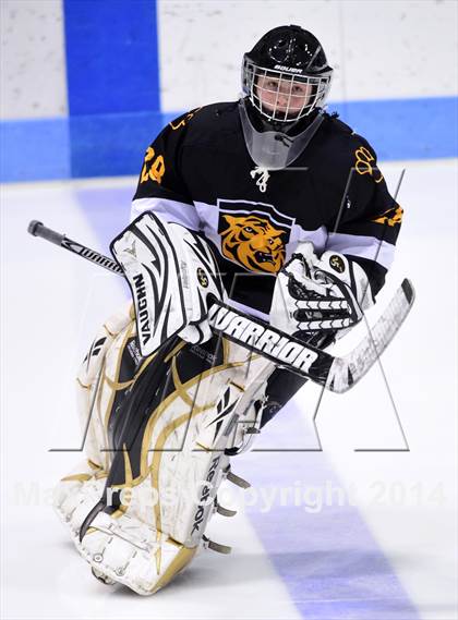 Thumbnail 2 in Daniel Hand vs. Amity Regional (CIAC DII Final) photogallery.