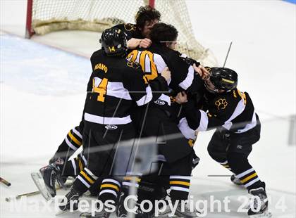 Thumbnail 1 in Daniel Hand vs. Amity Regional (CIAC DII Final) photogallery.