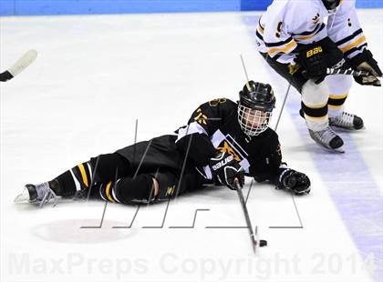 Thumbnail 3 in Daniel Hand vs. Amity Regional (CIAC DII Final) photogallery.