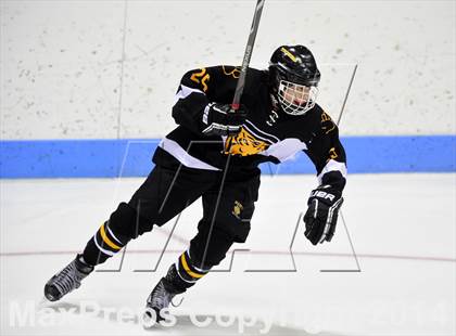 Thumbnail 3 in Daniel Hand vs. Amity Regional (CIAC DII Final) photogallery.