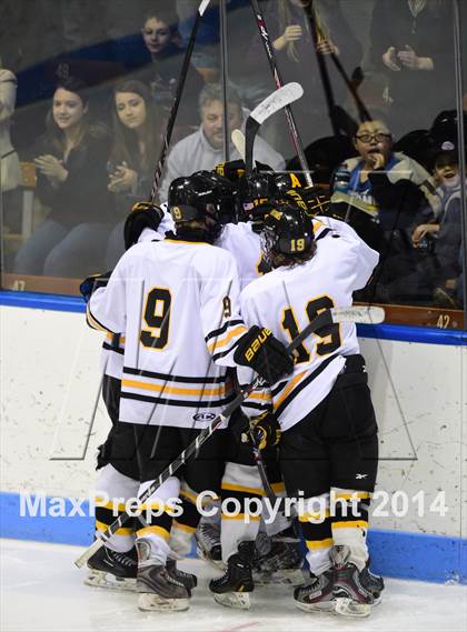 Thumbnail 2 in Daniel Hand vs. Amity Regional (CIAC DII Final) photogallery.