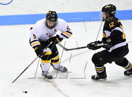 Thumbnail 3 in Daniel Hand vs. Amity Regional (CIAC DII Final) photogallery.