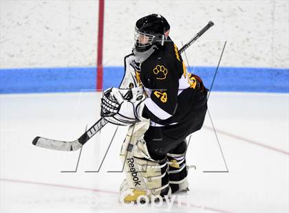 Thumbnail 2 in Daniel Hand vs. Amity Regional (CIAC DII Final) photogallery.