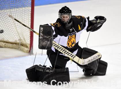 Thumbnail 2 in Daniel Hand vs. Amity Regional (CIAC DII Final) photogallery.