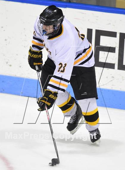 Thumbnail 3 in Daniel Hand vs. Amity Regional (CIAC DII Final) photogallery.