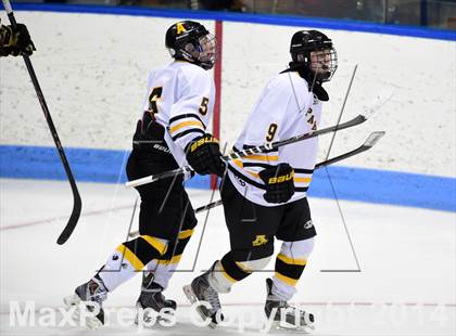 Thumbnail 3 in Daniel Hand vs. Amity Regional (CIAC DII Final) photogallery.