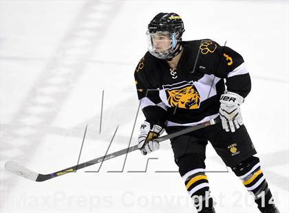 Thumbnail 3 in Daniel Hand vs. Amity Regional (CIAC DII Final) photogallery.