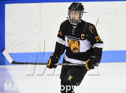 Thumbnail 1 in Daniel Hand vs. Amity Regional (CIAC DII Final) photogallery.