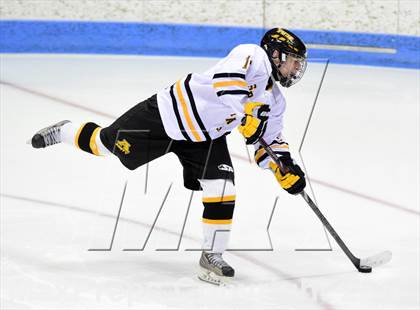 Thumbnail 2 in Daniel Hand vs. Amity Regional (CIAC DII Final) photogallery.