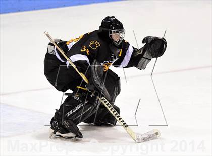 Thumbnail 3 in Daniel Hand vs. Amity Regional (CIAC DII Final) photogallery.