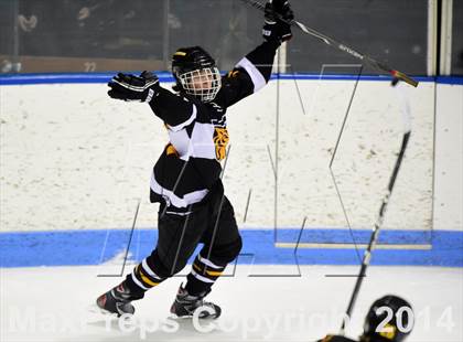 Thumbnail 1 in Daniel Hand vs. Amity Regional (CIAC DII Final) photogallery.
