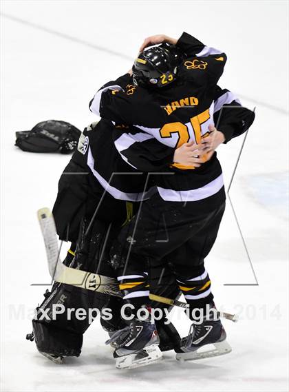 Thumbnail 1 in Daniel Hand vs. Amity Regional (CIAC DII Final) photogallery.