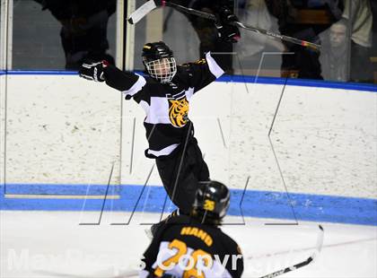 Thumbnail 2 in Daniel Hand vs. Amity Regional (CIAC DII Final) photogallery.
