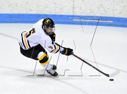 Thumbnail 2 in Daniel Hand vs. Amity Regional (CIAC DII Final) photogallery.