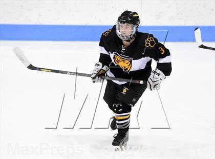 Thumbnail 1 in Daniel Hand vs. Amity Regional (CIAC DII Final) photogallery.
