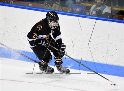 Thumbnail 1 in Daniel Hand vs. Amity Regional (CIAC DII Final) photogallery.