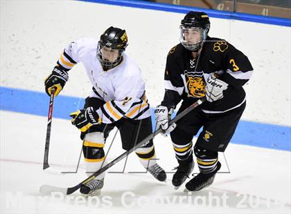 Thumbnail 2 in Daniel Hand vs. Amity Regional (CIAC DII Final) photogallery.