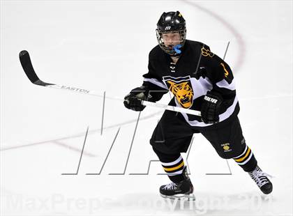 Thumbnail 2 in Daniel Hand vs. Amity Regional (CIAC DII Final) photogallery.
