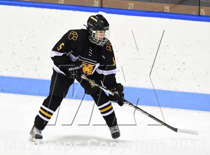Thumbnail 3 in Daniel Hand vs. Amity Regional (CIAC DII Final) photogallery.
