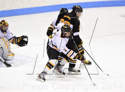 Thumbnail 2 in Daniel Hand vs. Amity Regional (CIAC DII Final) photogallery.