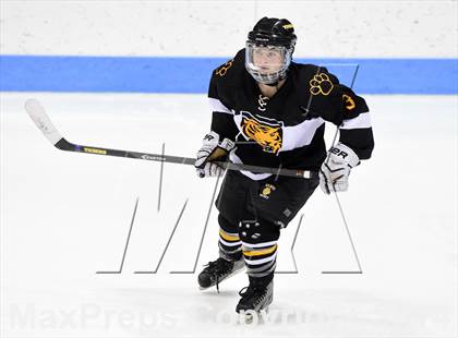 Thumbnail 3 in Daniel Hand vs. Amity Regional (CIAC DII Final) photogallery.