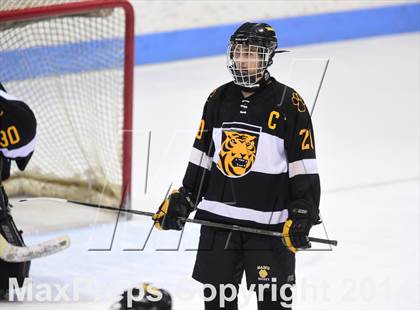 Thumbnail 2 in Daniel Hand vs. Amity Regional (CIAC DII Final) photogallery.