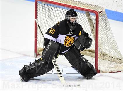 Thumbnail 3 in Daniel Hand vs. Amity Regional (CIAC DII Final) photogallery.