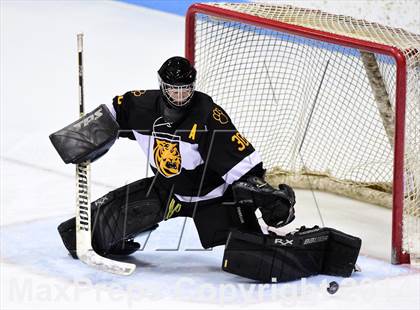 Thumbnail 2 in Daniel Hand vs. Amity Regional (CIAC DII Final) photogallery.
