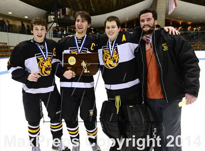 Thumbnail 3 in Daniel Hand vs. Amity Regional (CIAC DII Final) photogallery.
